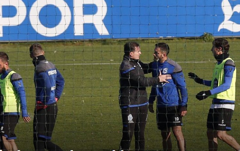Florin Andone s-a luat la bătaie cu un coechipier. Antrenorul a suspendat antrenamentul. Reacții