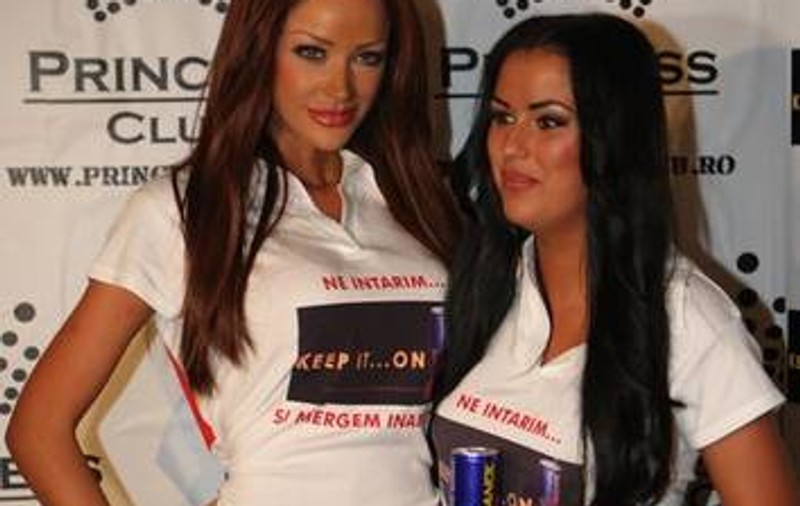 Bianca Drăgușanu și Daniela Crudu aleg cea mai frumoasă blondă de la ASE