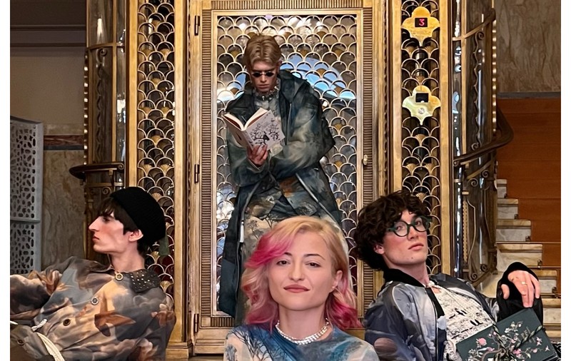 Irina Voinea, designerul care a avut curajul să lanseze o colecție de haine cu ajutorul inteligenței artificiale. „AI-ul mi-a deschis o nouă lume”/ EXCLUSIV