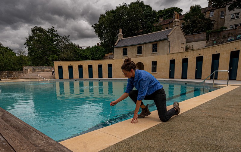 Piscină publică de 200 de ani, cea mai veche din Marea Britanie, redeschisă cu ajutorul localnicilor. Renovarea a costat o avere