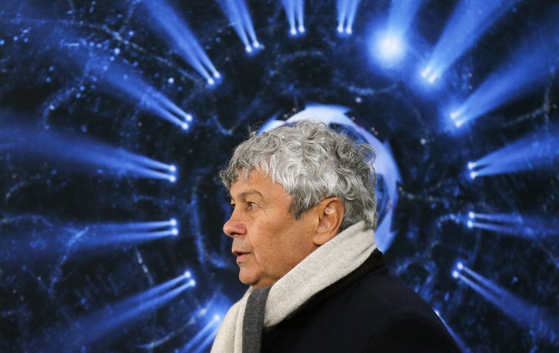 Mircea Lucescu împlinește miercuri 70 de ani, dar nu are timp de petreceri. ^”Cel mai frumos cadou ar fi victoria cu Fenerbahce. Va mai antrena. Fotbalul e viața lui”, susține Neli Lucescu, soția celui mai titrat antrenor român