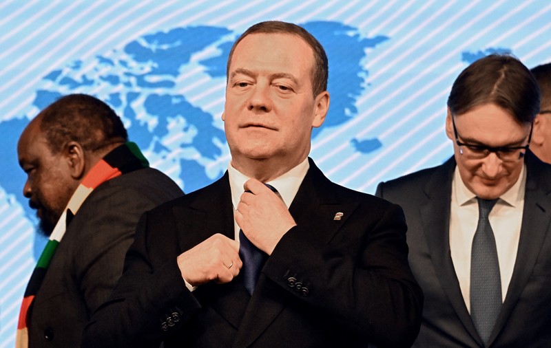 Medvedev amenință cu bombardamente nucleare SUA, Marea Britanie, Germania și Ucraina dacă Rusia pierde teritoriile ucrainene ocupate