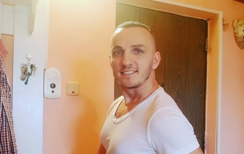Cum s-a pozat Mihai Trăistariu în apartamentul lui din Constanța. Glumele au apărut imediat
