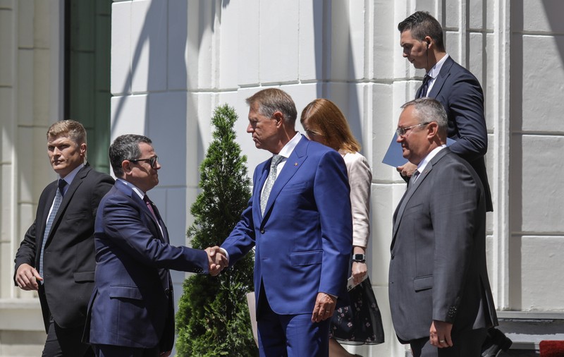 Iohannis și Hellvig, lanțul și bilanțul