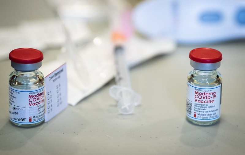 Marea necunoscută a vaccinurilor Pfizer și Moderna: opresc îmbolnăvirea, dar opresc și transmiterea virusului?