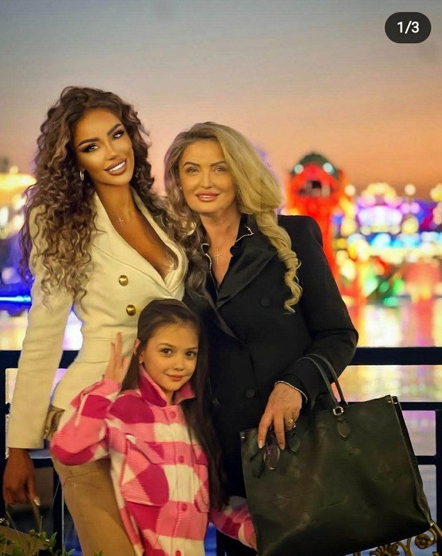 Imagini din vacanța de lux a Biancăi Drăgușanu în Dubai. Ce mesaj i-a transmis lui Gabi Bădălău, iubitul ei, care nu a însoțit-o