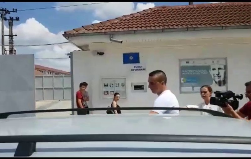 Unul dintre cei șapte violatori din Vaslui a fost eliberat condiționat. La ieșirea din pușcărie a refuzat să facă declarații / VIDEO