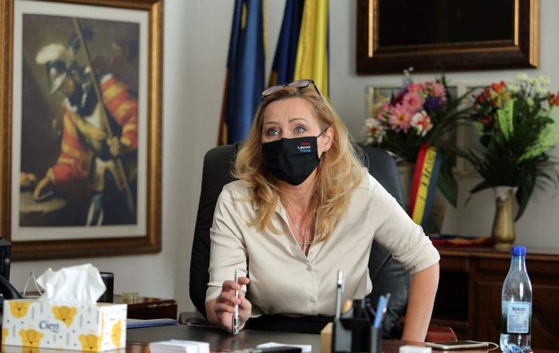 Elena Lasconi, primar în Câmpulung Muscel, va oficia cununiile civile în emisiunea „Căsătoriți pe nevăzute” de la PRO TV