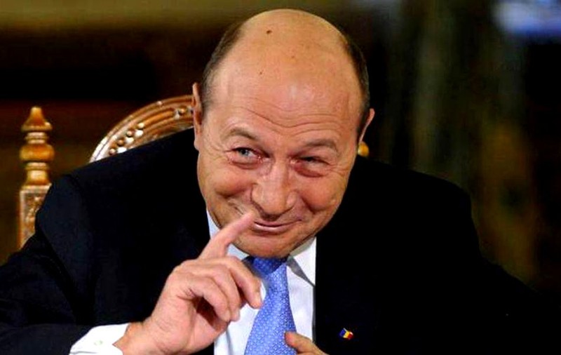 Ce sfat îi dă Băsescu lui Iohannis: "Nu ar trebui să intre în jocul cu mersul la Guvern, va ieşi umilit". Cum vede alegerile prezidenţiale