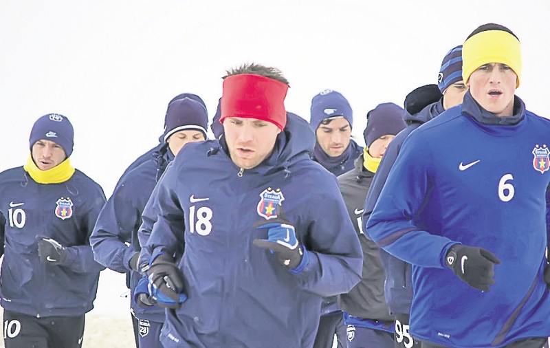 Din cauza zăpezii, Steliştii se mută de pe Mogoşoaia pe un teren sintetic acoperit
