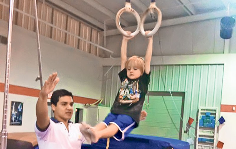 Foto | Așa mamă, așa fiu! Dylan, fiul Nadiei Comăneci practică șapte sporturi!