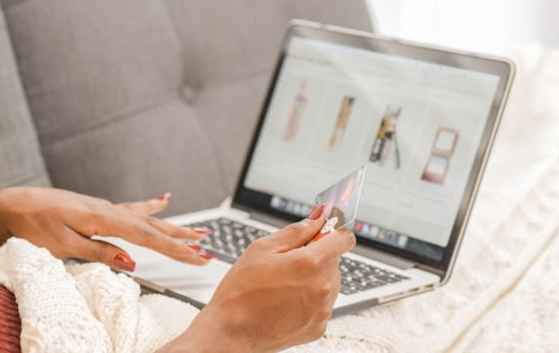 Piețele digitale care schimbă regulile jocului pentru antreprenorii români