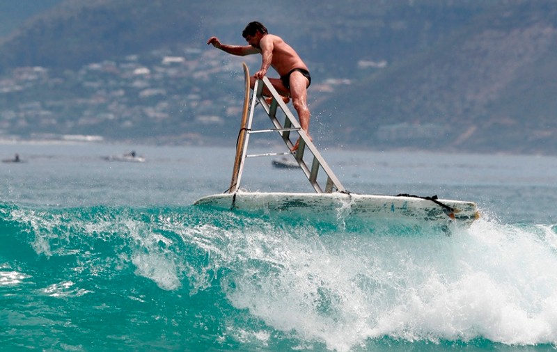 FOTO / Ce surferi trăzniţi!