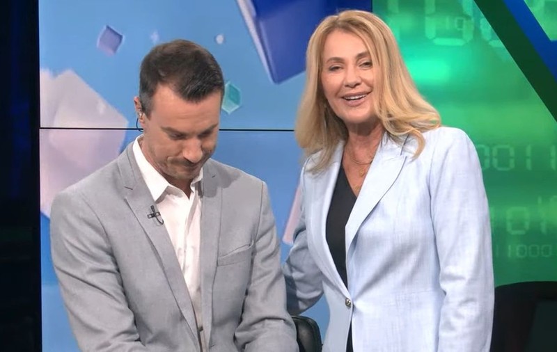 Reacția unui prezentator de la Euronews când s-a trezit cu Nadia Comăneci în direct peste el: „Ultimul lucru pe care îl fac”