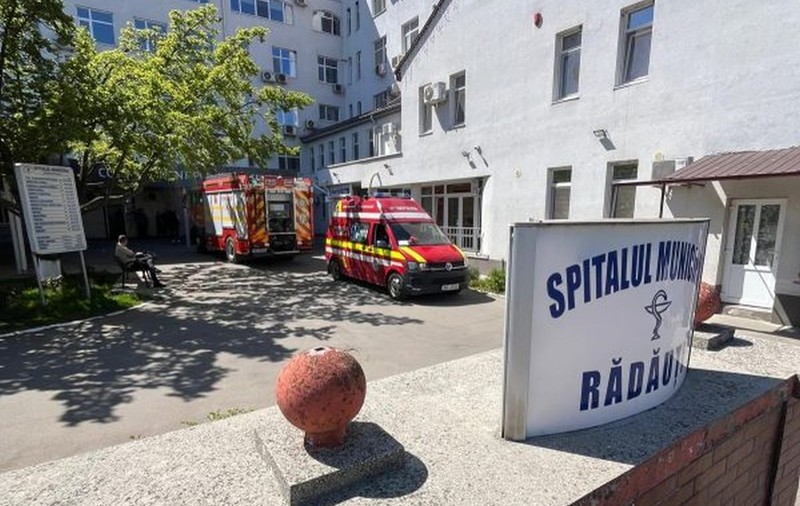 Fum și groază, după ce cablurile electrice ale unui spital din Rădăuți au luat foc. Din fericire, nu sunt victime