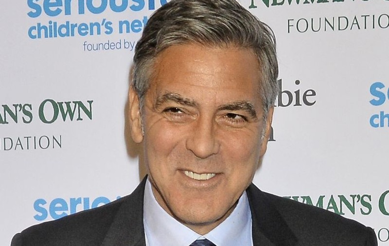 Ce le face GEORGE CLOONEY fanilor care se apropie de vila sa