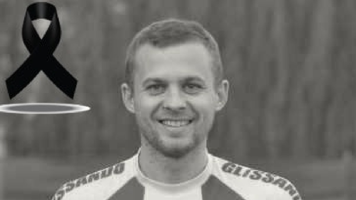Caius Lungu, îmbrăcat în echipament sportiv, într-o poză alb-negru