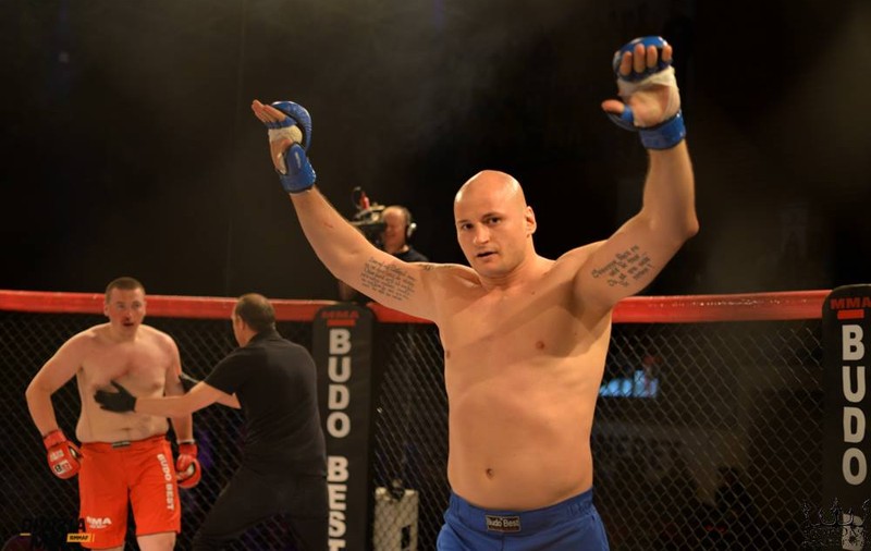 Ion Grigore, luptătorul care a expediat 50 de pumni în 15 secunde, se bate în Superkombat / GALERIE FOTO