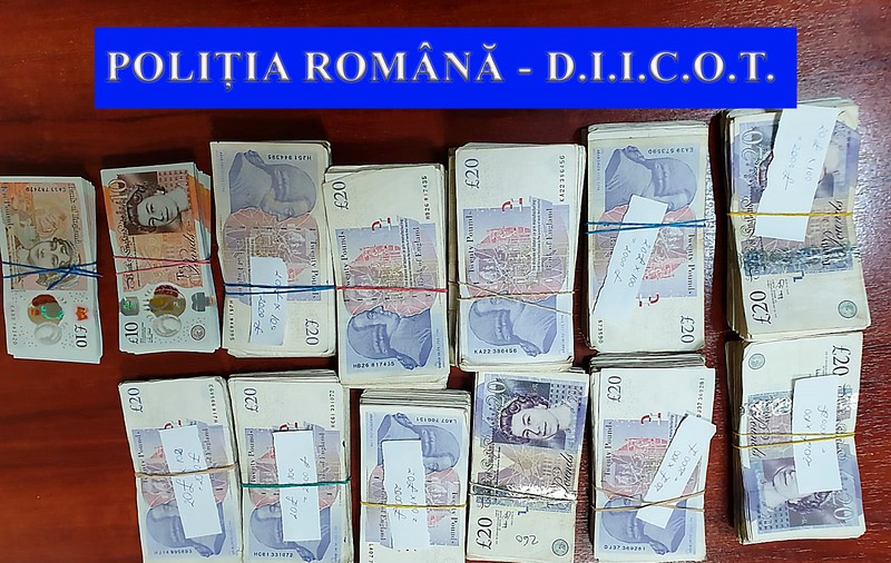 Administratorul unei firme de transport, soția lui și un șofer, reținuți pentru trafic de droguri