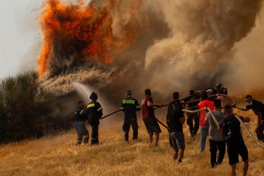 Incendiu în apropiere de Atena, Grecia, pe 6 august 2021 Foto: Profimedia