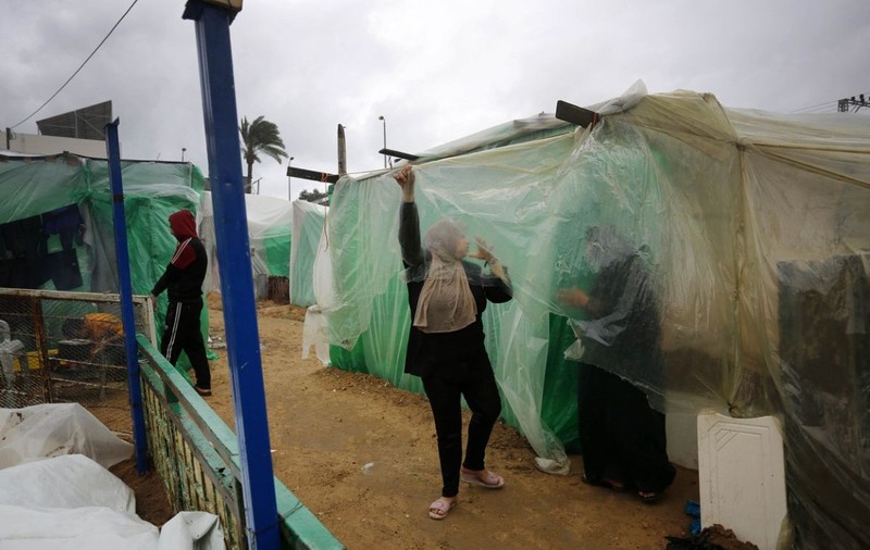 Ploile abundente din Fâșia Gaza fac ca adăposturile să fie „de nelocuit”, avertizează ONU