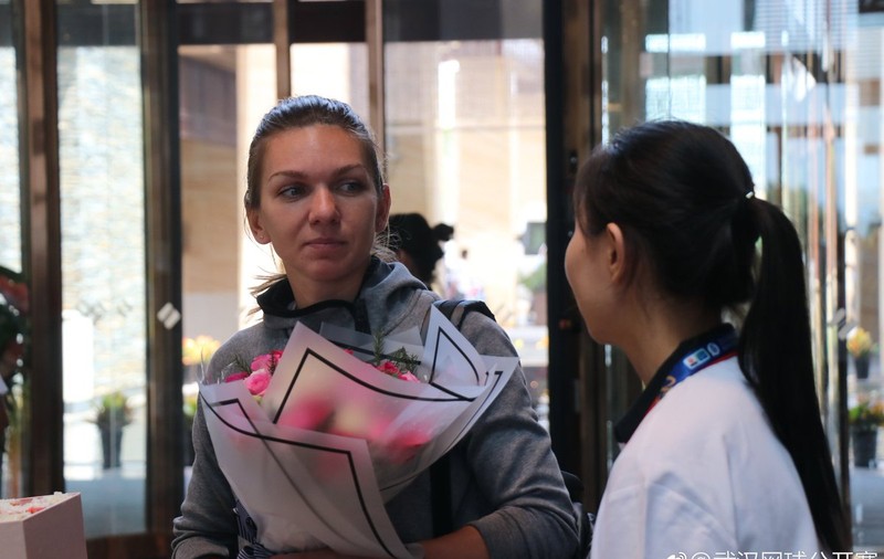 Ce a găsit Simona Halep în camera de hotel. Surpriză "made in China" | FOTO ÎN ARTICOL