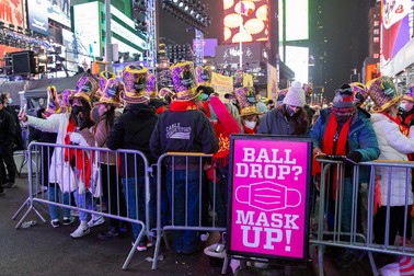 Mulțime de oameni în Times Square, de Revelion | Foto: EPA