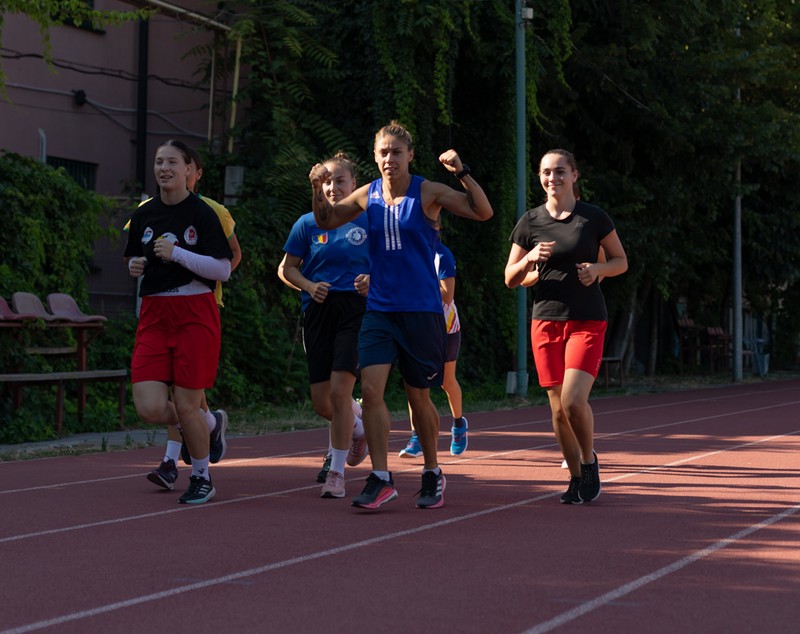 Olimpica României care a început prin a lucra cu ziua, ca să se întrețină