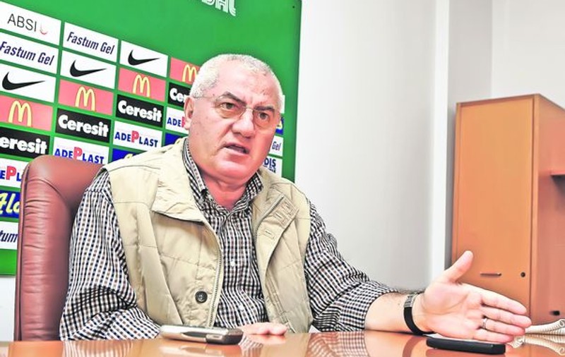Comisia de Licenţiere a FRF, condusă de Viorel Duru, a fost umilită, ieri, de un Comitet Executiv orchestrat de Dumitru Dragomir, care a apărat interesele Timişoarei şi ale Bistriţei, menţinându-le în Liga I