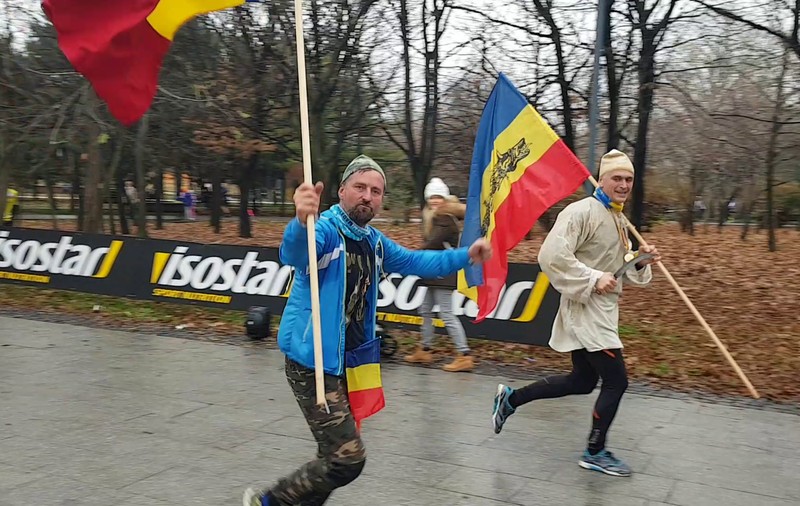 La maratonul Unirii au alergat și dacii liberi, cu săbii și steaguri