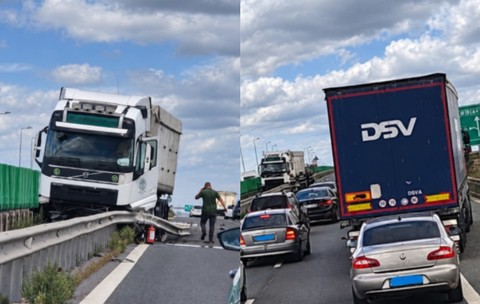 Haos pe Autostrada A4, după ce un TIR încărcat cu cereale a intrat în parapet! Traficul este blocat spre Portul Constanța
