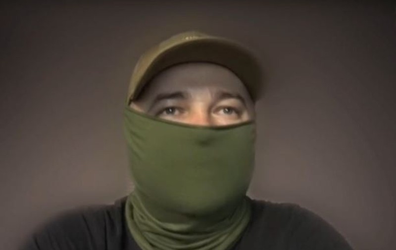 Un luptător din trupele speciale ucrainene îi învață pe civilii din orașele capturate cum să-i saboteze pe invadatori