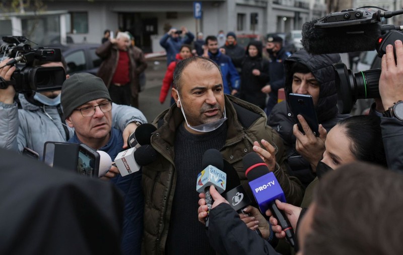 Silvestru Șoșoacă spune că Diana Șoșoacă este consiliată de „șeful MISA pe Europa”, un „agent Mossad”: „Când un om ajunge cu putere, simte nevoia să se dea mare”