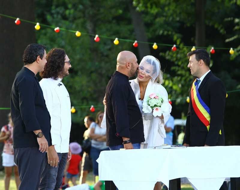 Surpriză de proporții la "Chefi la cuțite". Gina Pistol l-a luat de bărbat | FOTO