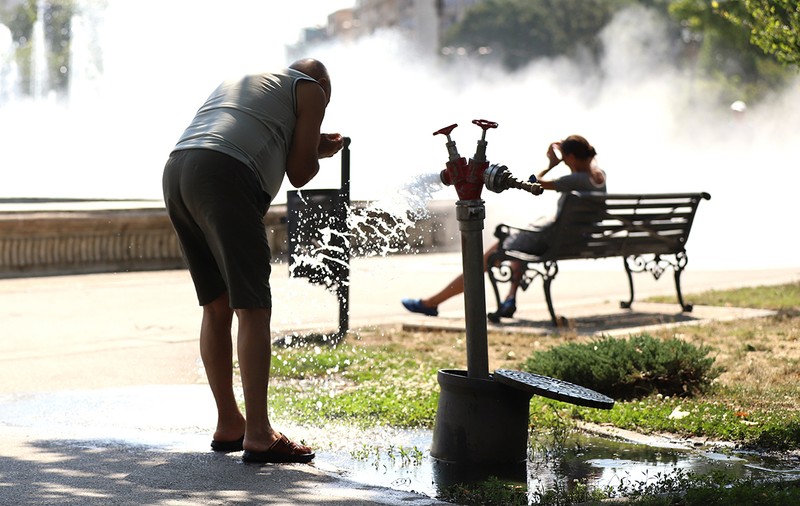 Noi alerte de caniculă emise de meteorologi. Zonele unde temperaturile ajung la 38 de grade Celsius | HARTĂ