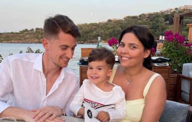 Andreea Popescu, fosta dansatoare a Deliei, a născut o fetiță. Primele imagini cu bebelușul