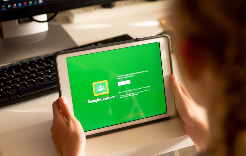 Aplicația Google Classroom pentru cursuri online - modalitate de predare folosită de profesori pentru elevi