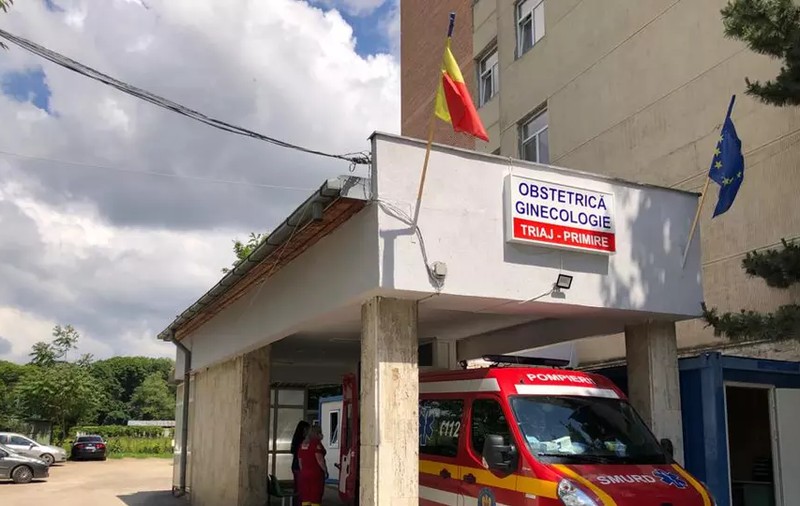 Un medic de la maternitatea din Botoșani s-a baricadat în sala de nașteri, după ce a fost amenințat cu moartea de familia unei gravide