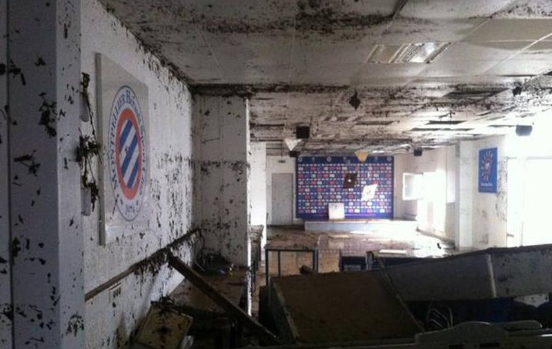 FOTO ULUITOR / Imagini cu dezastrul abătut asupra stadionului din Montpellier!