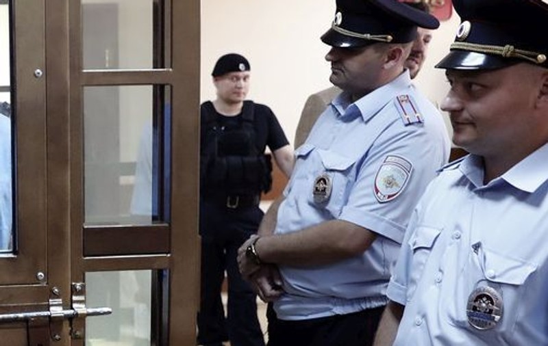 Un istoric rus, arestat pentru uciderea unei foste studente. Descoperirea macabră făcută de polițiști în rucsacul său
