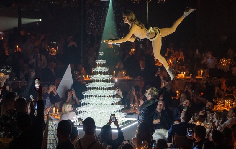 MOËT &amp; CHANDON, la ceas aniversar