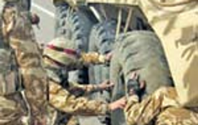 Trei explozii in baza Kandahar
