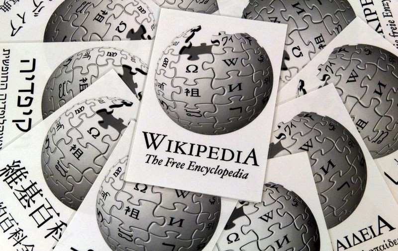Encarta scoasă de pe piaţă de Wikipedia