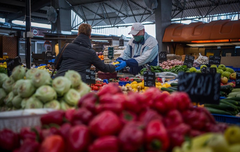 Ungaria plafonează prețurile unor alimente de bază, după cele ale benzinei și electricității