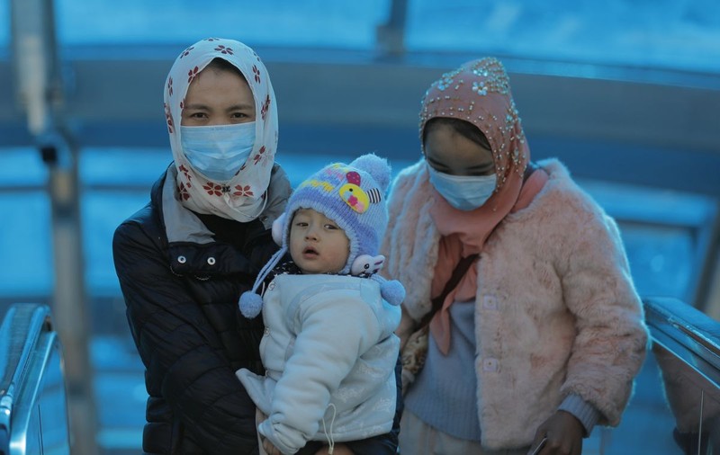 Coronavirusul a ucis 41 de oameni și se extinde rapid. Aproape 1300 de cazuri în China, 237 în stare critică. Pacienți confirmați în alte 11 țări