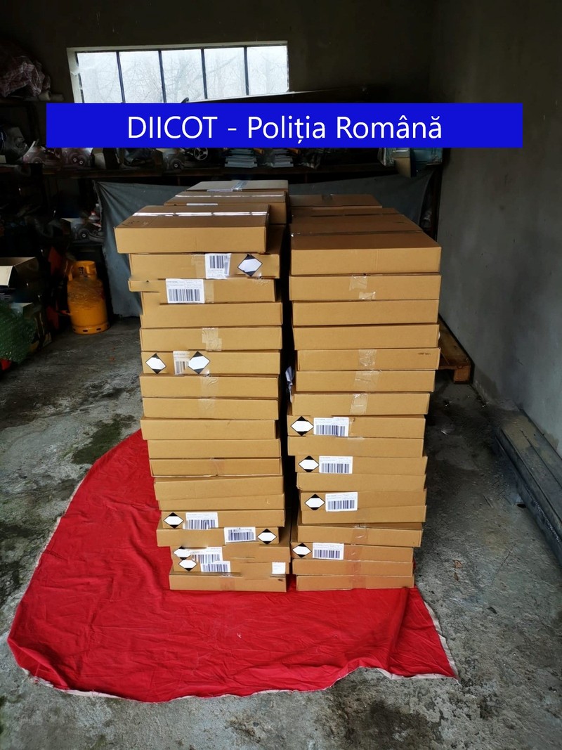 Mărfuri furate de șoferi, găsite la percheziții. Foto: DIICOT