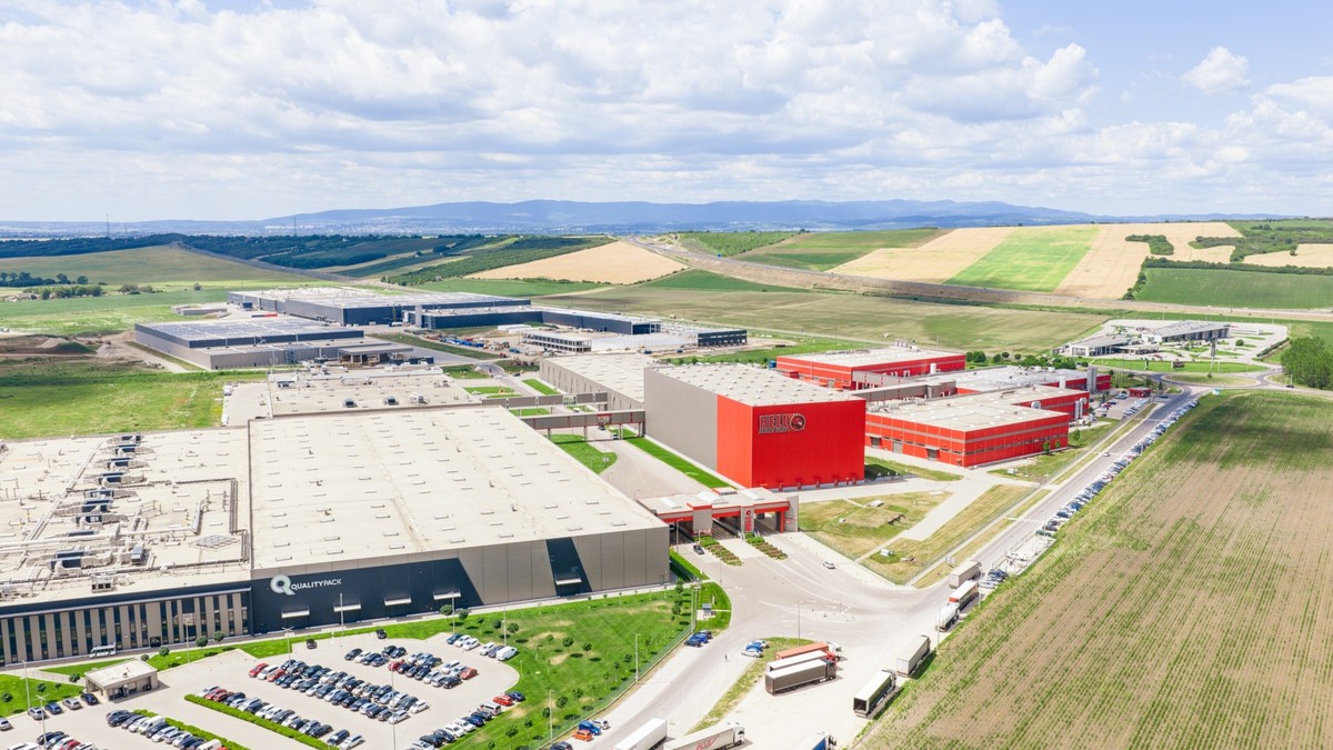 Foto: parcul industrial HELL ENERGY, Ungaria