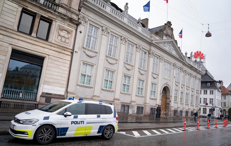 Un bărbat a fost arestat după ce a postat online fotografia uneia dintre victimele atacului sângeros de la Nisa