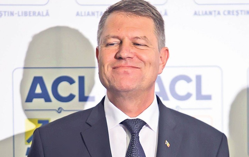 Un apropiat al lui Iohannis dezvăluie: "Face asta de trei ori pe săptămână!"