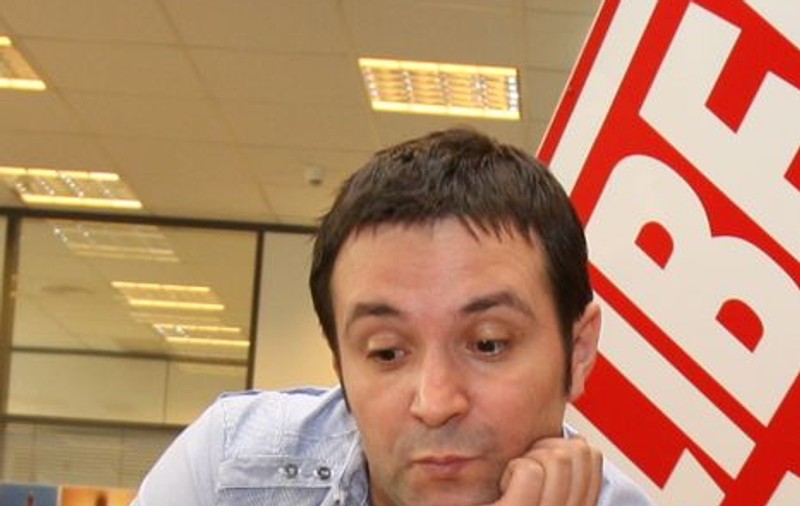 Daniel Buzdugan a făcut mişto de Oana Lis. Vezi ce versuri a compus Buzdu!